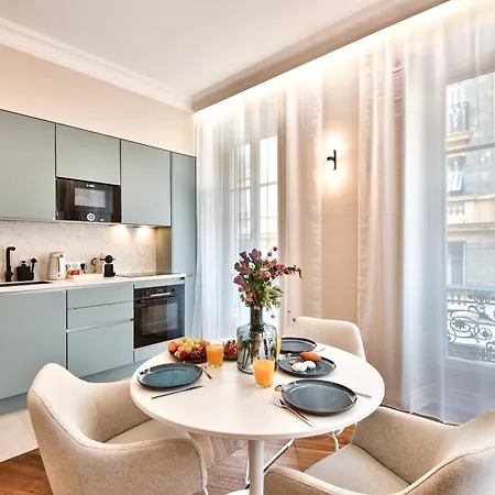 9 Alberti Centre 4*