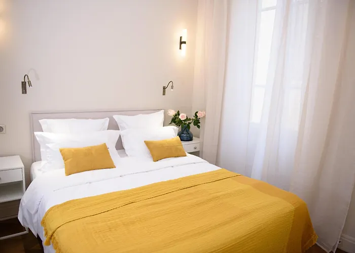 9 Alberti Centre 니스