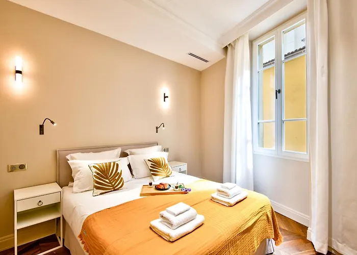 9 Alberti Centre 아파트호텔