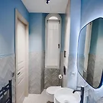 9 Alberti Centre Aparthotel Nice
