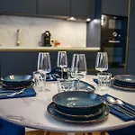 9 Alberti Centre
