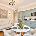 9 Alberti Centre