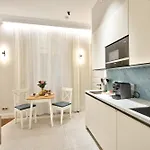 9 Alberti Centre Nice
