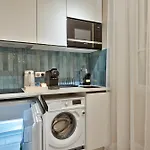 9 Alberti Centre