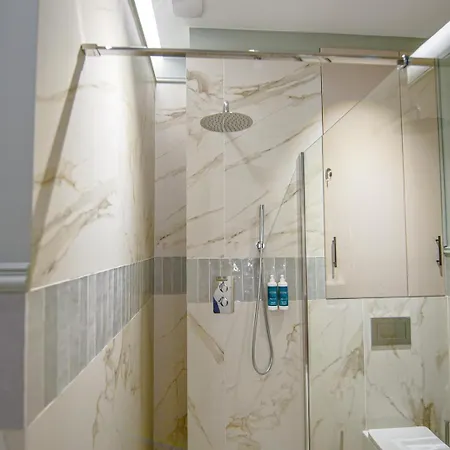 9 Alberti Centre 4* Nice