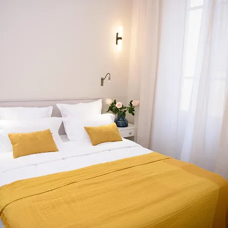 9 Alberti Centre 니스