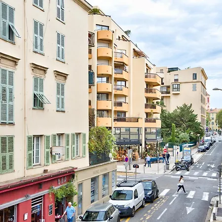 9 Alberti Centre 4*