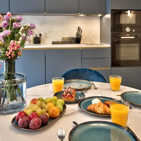 9 Alberti Centre 아파트호텔