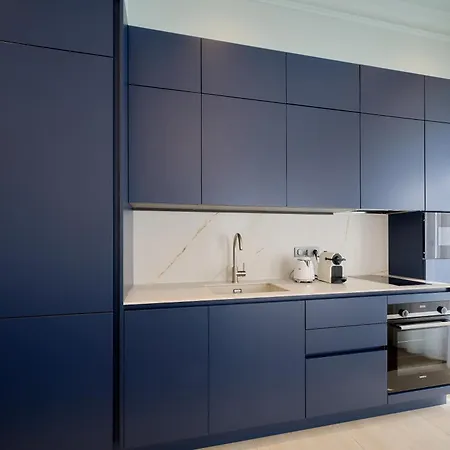 9 Alberti Centre Aparthotel 4*