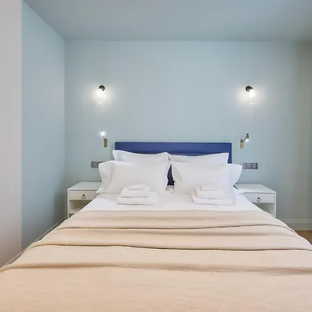 9 Alberti Centre Aparthotel Nice