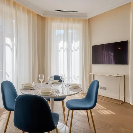9 Alberti Centre 4*