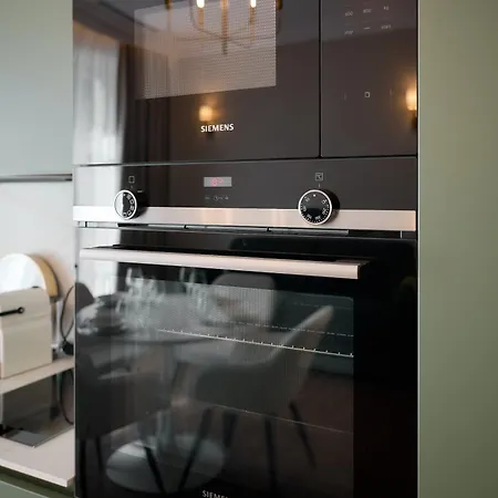 9 Alberti Centre Апарт-отель 4*