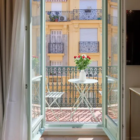 9 Alberti Centre 4* Ницца