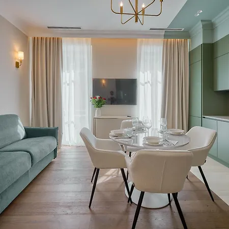 9 Alberti Centre Апарт-отель 4*