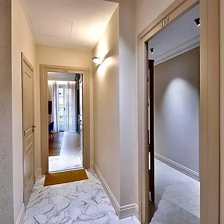 9 Alberti Centre Appart hôtel 4*