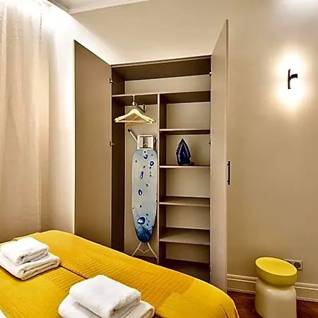 9 Alberti Centre 4*