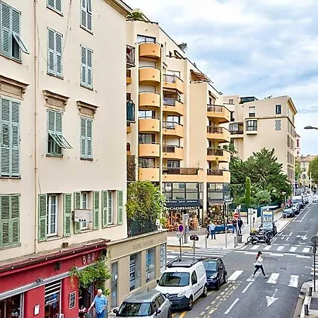 9 Alberti Centre