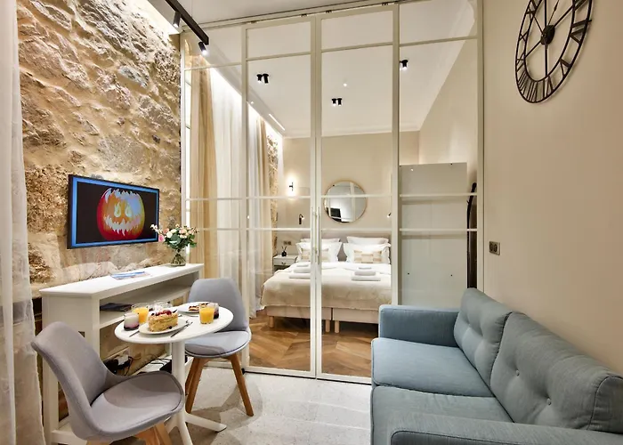 Aparthotel 9 Alberti Centre 4*