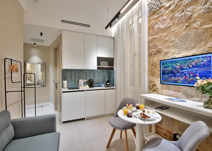 9 Alberti Centre 4* Nice