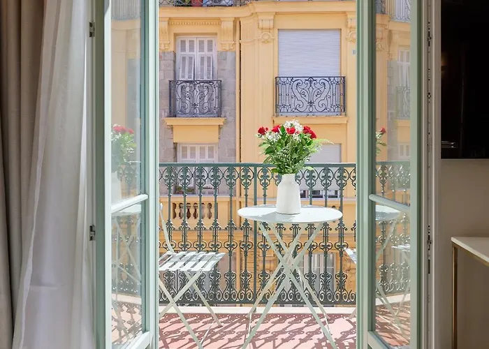 9 Alberti Centre 4* نيس