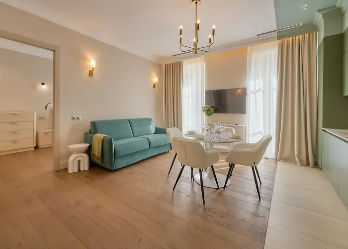 9 Alberti Centre Aparthotel