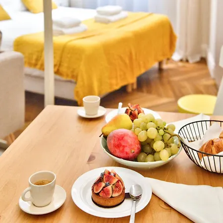 9 Alberti Centre Apartmanhotel 4*
