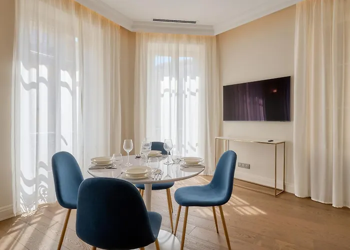 9 Alberti Centre 4*