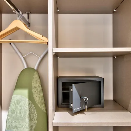 9 Alberti Centre Aparthotel Nizza